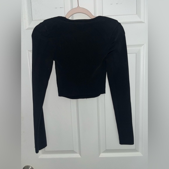 Shoulder pads long sleeve crop top - Picture 2 of 2